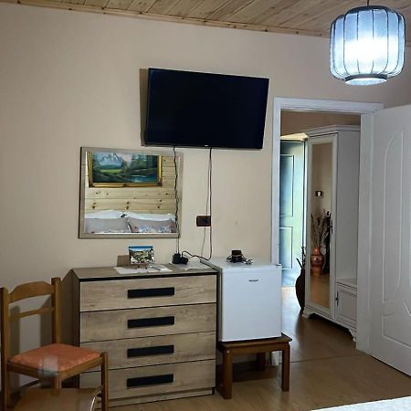 Alva Room'S Гірокастра Екстер'єр фото